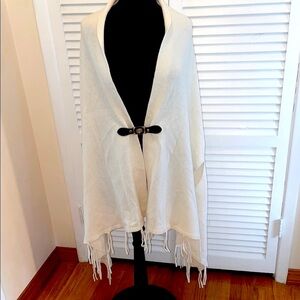 New 100%Cashmere Chic White Knit Shawl/sweater with Buckle,pockets and  fringe